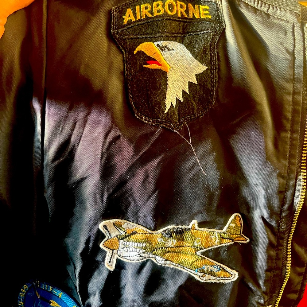 It’s a brand new air force coat looks great on either sex